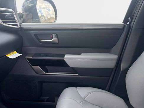 New 2026 Toyota Tundra Limited AWD/4WD image 21