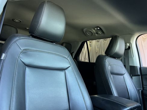 Used 2022 Ford Explorer XLT RWD image 19