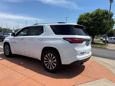 Used 2023 Chevrolet Traverse Premier AWD/4WD image 4