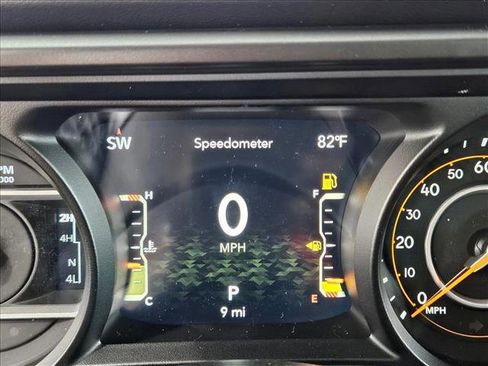 New 2025 Jeep Gladiator Rubicon w/ Convenience Group image 11