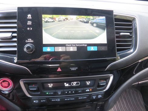 Used 2020 Honda Pilot Touring image 19