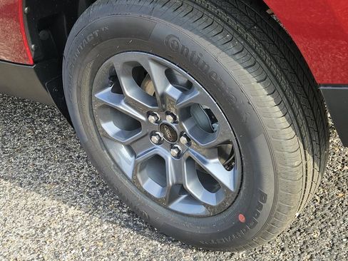 New 2025 Ford Maverick XLT image 9