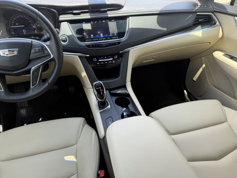Used 2019 Cadillac XT5 Premium Luxury FWD image 15
