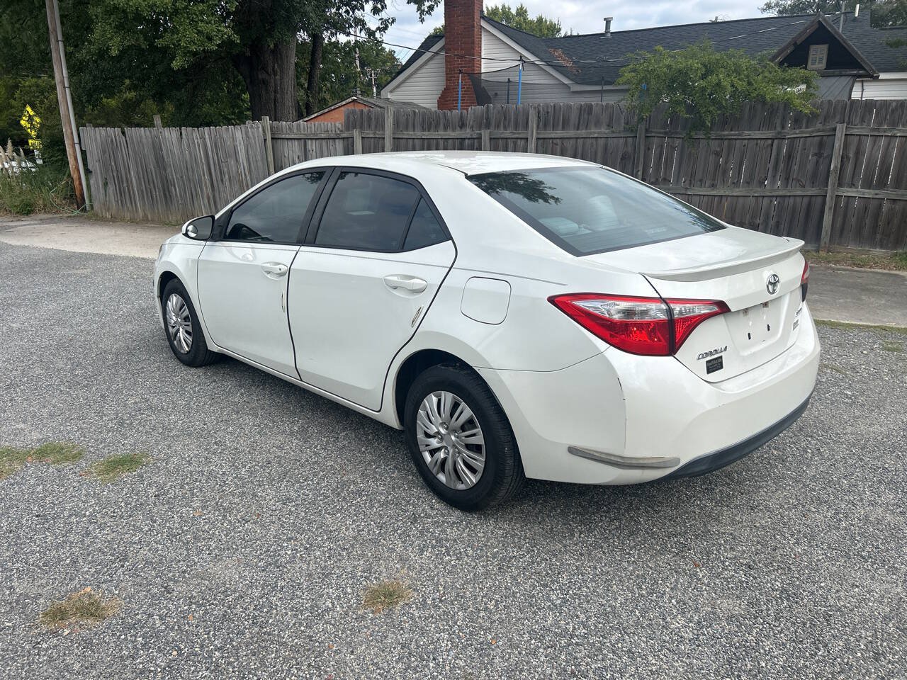 Used 2014 Toyota Corolla LE FWD image 4