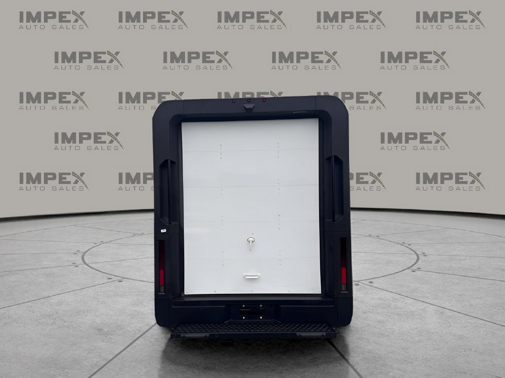 Used 2025 Chevrolet Brightdrop 600 AWD/4WD image 4