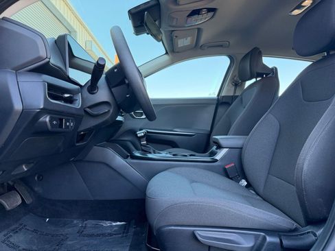Used 2025 Kia K4 LXS image 25
