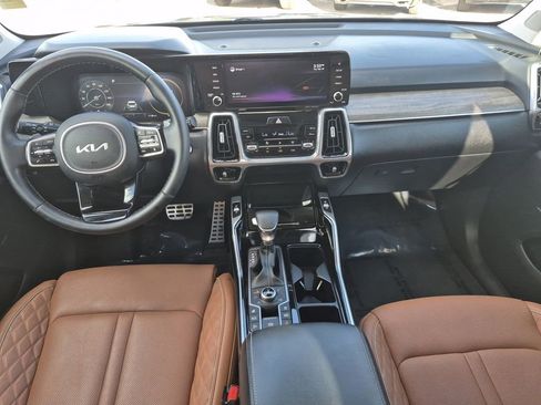 Certified 2022 Kia Sorento SX Prestige w/ Rust Color Package image 14