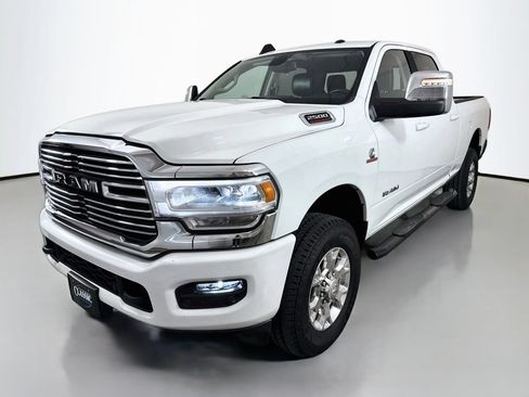 Used 2024 RAM 2500 Laramie AWD/4WD image 3