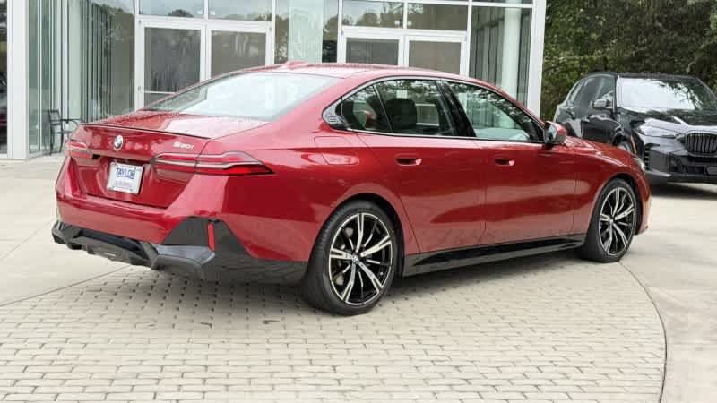 Used 2026 BMW 530i w/ M Sport Package RWD image 6