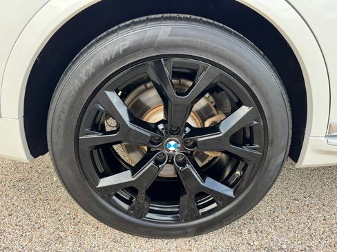 Used 2020 BMW X7 xDrive40i w/ Executive Package AWD/4WD image 15