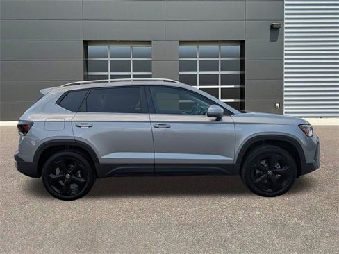 New 2025 Volkswagen Taos SEL image 8