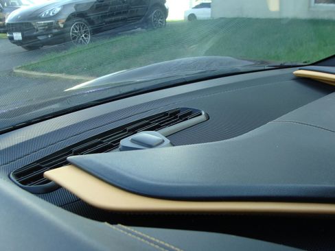 Used 2024 Chevrolet Corvette Stingray Preferred Cpe w/ 2LT image 34