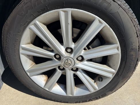 Used 2012 Toyota Camry XLE image 13