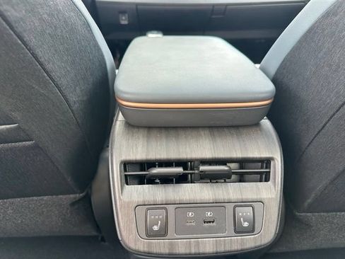 Used 2023 Nissan Ariya AWD/4WD image 22