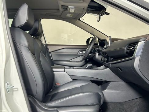 Used 2023 Nissan Rogue SV w/ SV Premium Package image 10