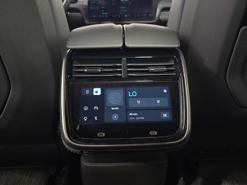 Used 2024 Rivian R1T Adventure AWD/4WD image 28