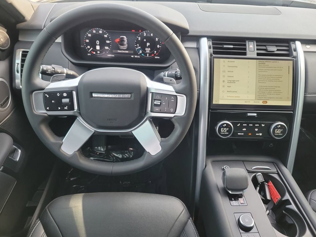Certified 2024 Land Rover Discovery Dynamic SE AWD/4WD image 19