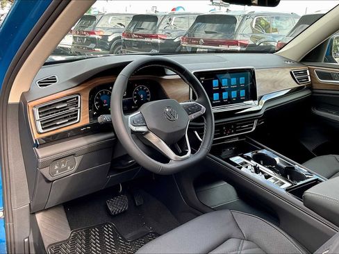 New 2026 Volkswagen Atlas SE FWD image 8