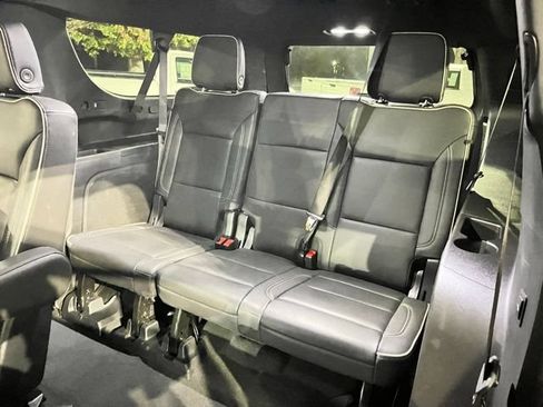 Used 2025 Chevrolet Suburban Premier AWD/4WD image 22