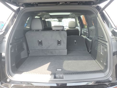 Used 2025 Buick Enclave Avenir w/ Trailering Package, 5000 lbs. AWD/4WD image 6