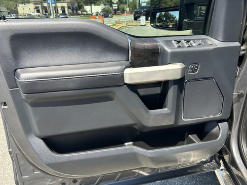 Used 2022 Ford F350 Lariat w/ Lariat Ultimate Package AWD/4WD image 10