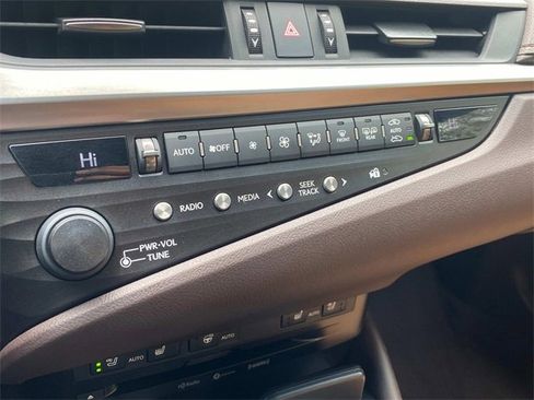Used 2019 Lexus ES 350 w/ Premium Package image 26