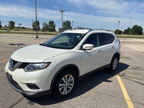 Used 2016 Nissan Rogue SV AWD/4WD image 3