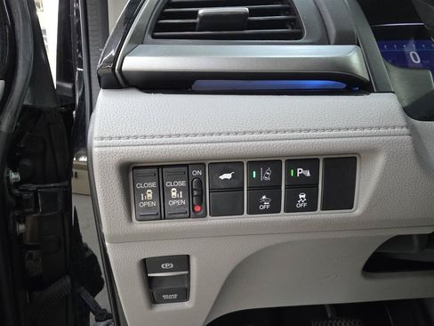 Used 2018 Honda Odyssey Elite image 36