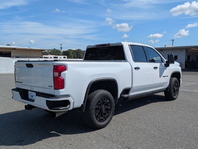 Used 2024 Chevrolet Silverado 2500 LTZ w/ LTZ Plus Package AWD/4WD image 3