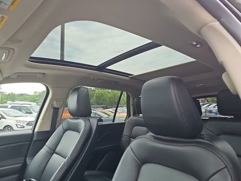 Used 2023 Lincoln Aviator AWD w/ Premium Package image 10