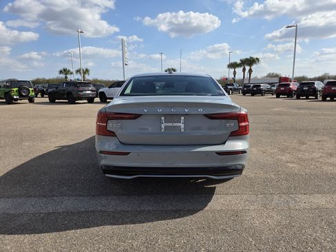 Used 2024 Volvo S60 B5 Plus image 6