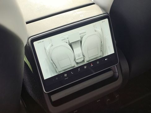 Used 2026 Tesla Model Y Long Range image 16