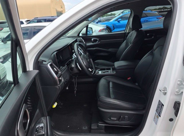 Certified 2023 Kia Sorento EX FWD image 5