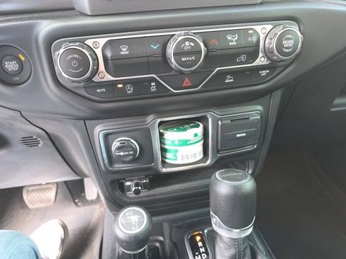 Used 2023 Jeep Gladiator Sport AWD/4WD image 13