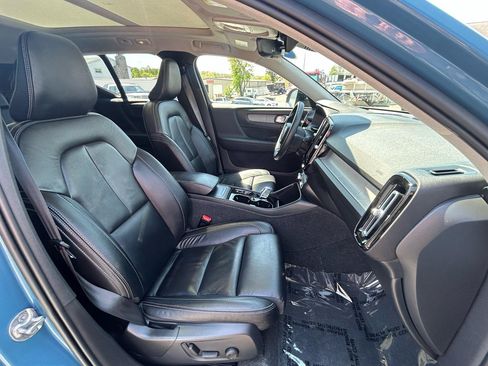 Used 2023 Volvo XC40 B5 Plus w/ Driver Assist Package AWD/4WD image 18