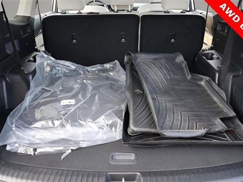 Used 2024 Kia Telluride EX image 17