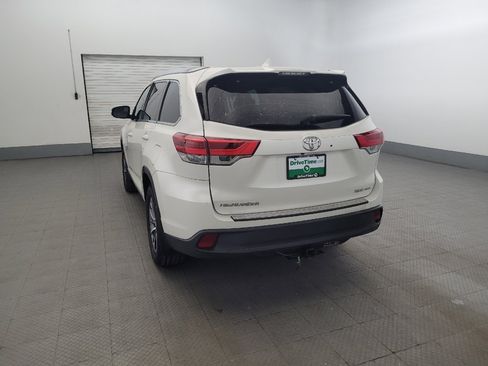 Used 2019 Toyota Highlander XLE AWD/4WD image 6