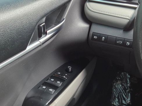 Used 2018 Toyota Camry LE FWD image 26