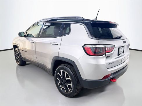 Used 2019 Jeep Compass Trailhawk w/ Leather Interior Group AWD/4WD image 9