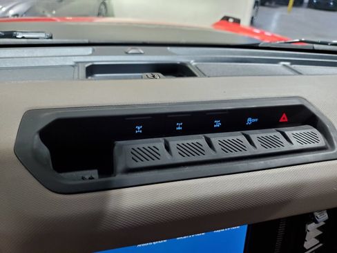 Used 2023 Ford Bronco Wildtrak AWD/4WD image 34
