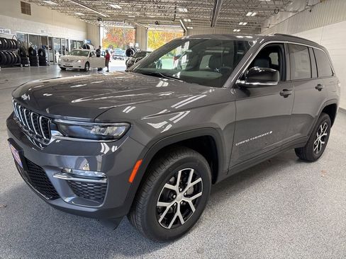 New 2025 Jeep Grand Cherokee Limited image 3