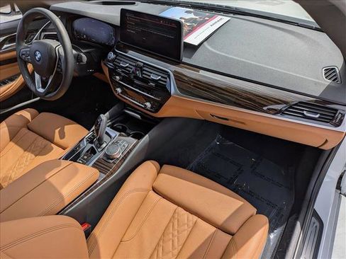 Used 2023 BMW 530e w/ Premium Package RWD image 23
