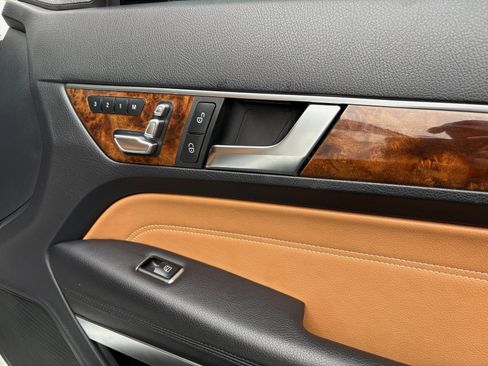 Used 2016 Mercedes-Benz E 550 Coupe w/ Premium 2 Package image 44