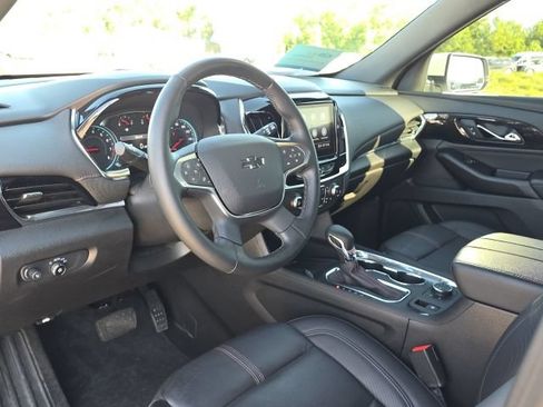 Used 2023 Chevrolet Traverse RS w/ LPO, Floor Liner Package AWD/4WD image 29