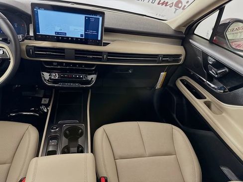 New 2026 Lincoln Corsair Premiere image 24