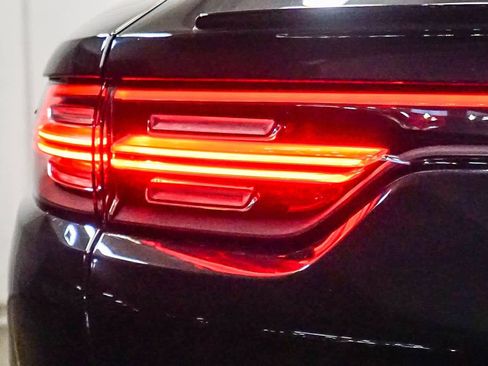 Used 2022 Porsche Cayenne Platinum Edition image 11