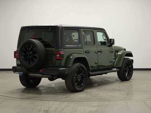 Used 2022 Jeep Wrangler Unlimited Sahara w/ Safety Group image 8