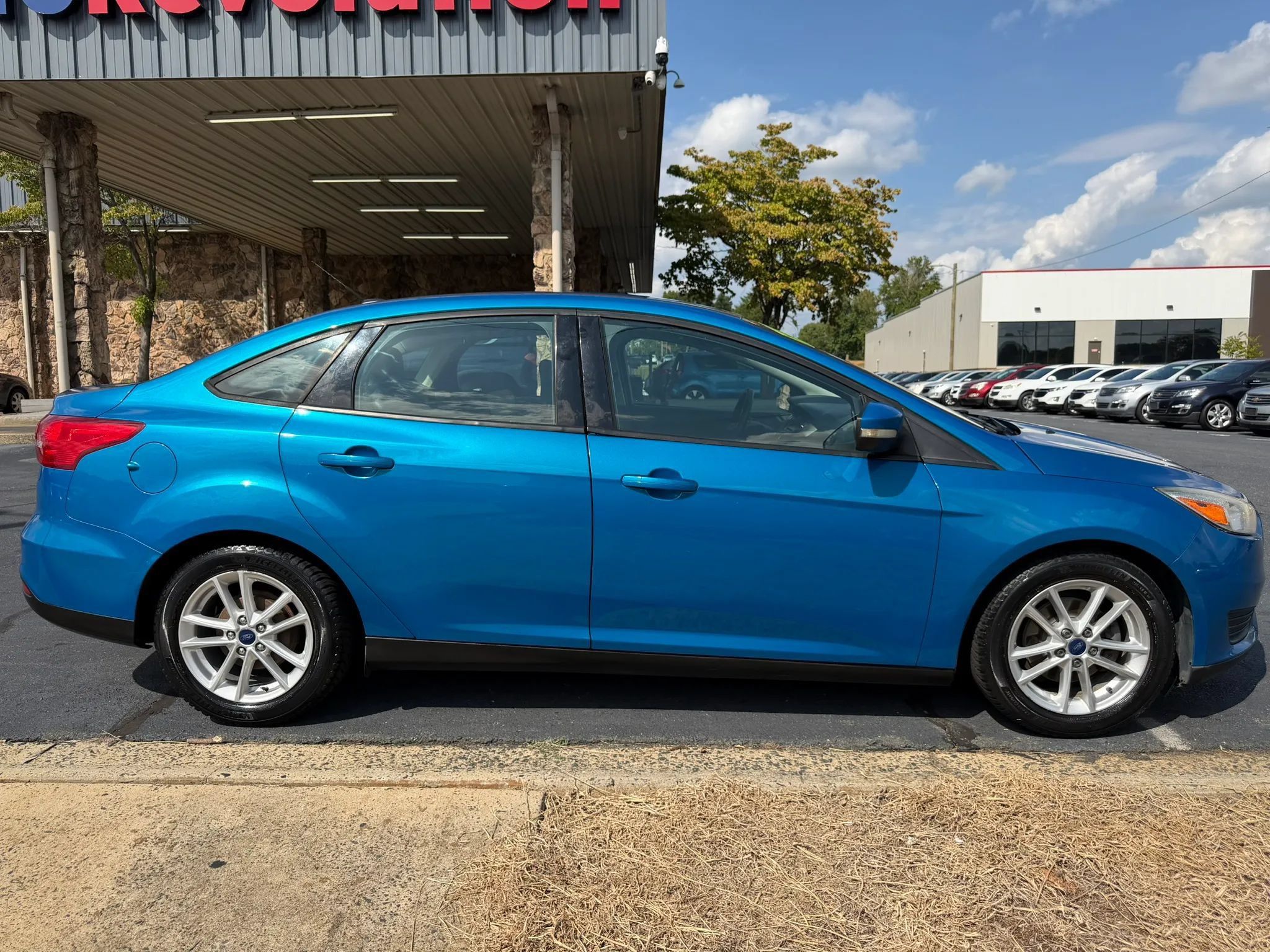 Used 2016 Ford Focus SE w/ SE Cold Weather Package FWD image 8