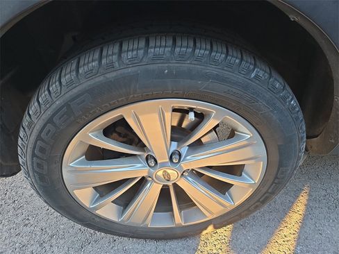 Used 2018 Ford Explorer Limited image 5