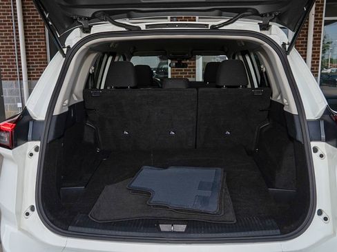 Used 2024 Nissan Rogue S image 5